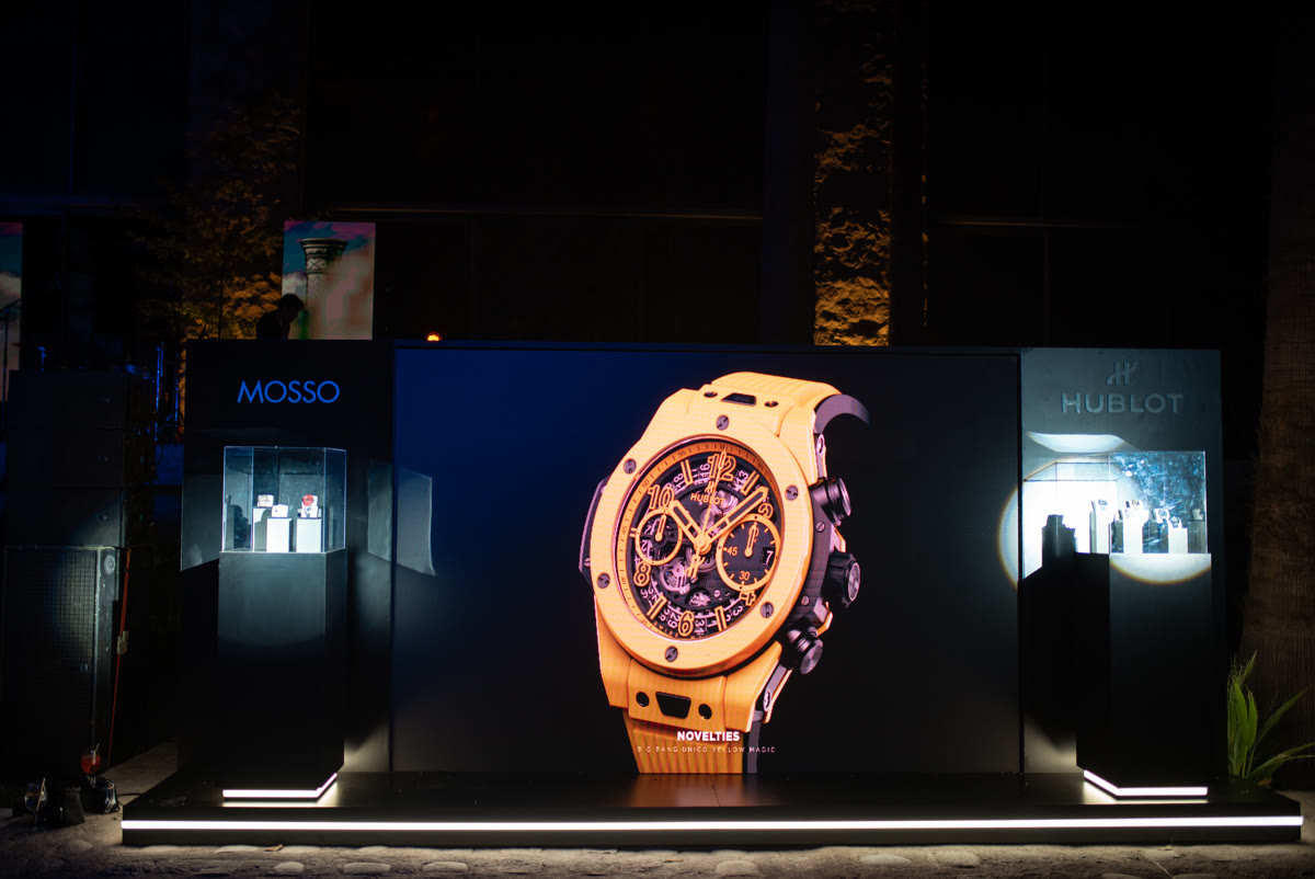 Vitrina retail Hublot con pantalla LED