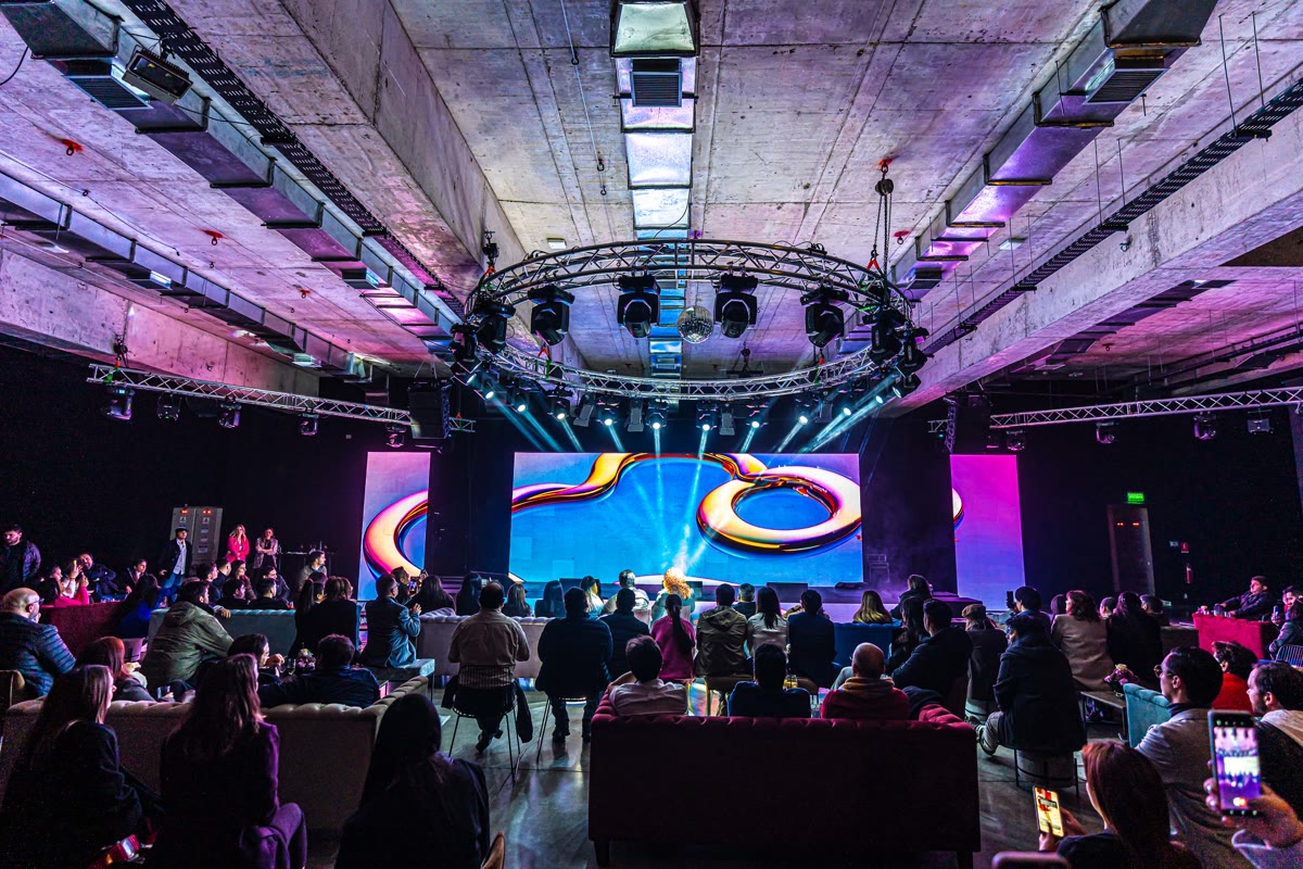 Pantalla LED gran formato en evento Intec